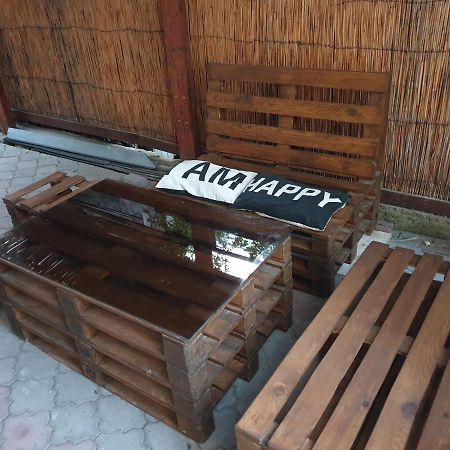 Мандри Хостел 乌日霍罗德 外观 照片
